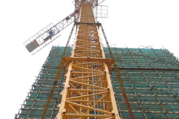 濟寧塔吊租賃設備作為現(xiàn)代建筑工程的主要垂直運輸設備之一，現(xiàn)場平面布置及工序安排等都會對后期升塔工作有很大影響
