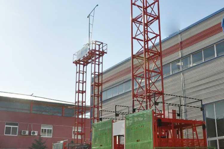濟寧物料提升機租賃設備安裝和拆卸工作應由取得建設行政主管部門頒發(fā)的拆裝資質(zhì)證書的專業(yè)單位進行，并應由經(jīng)過專業(yè)培訓
